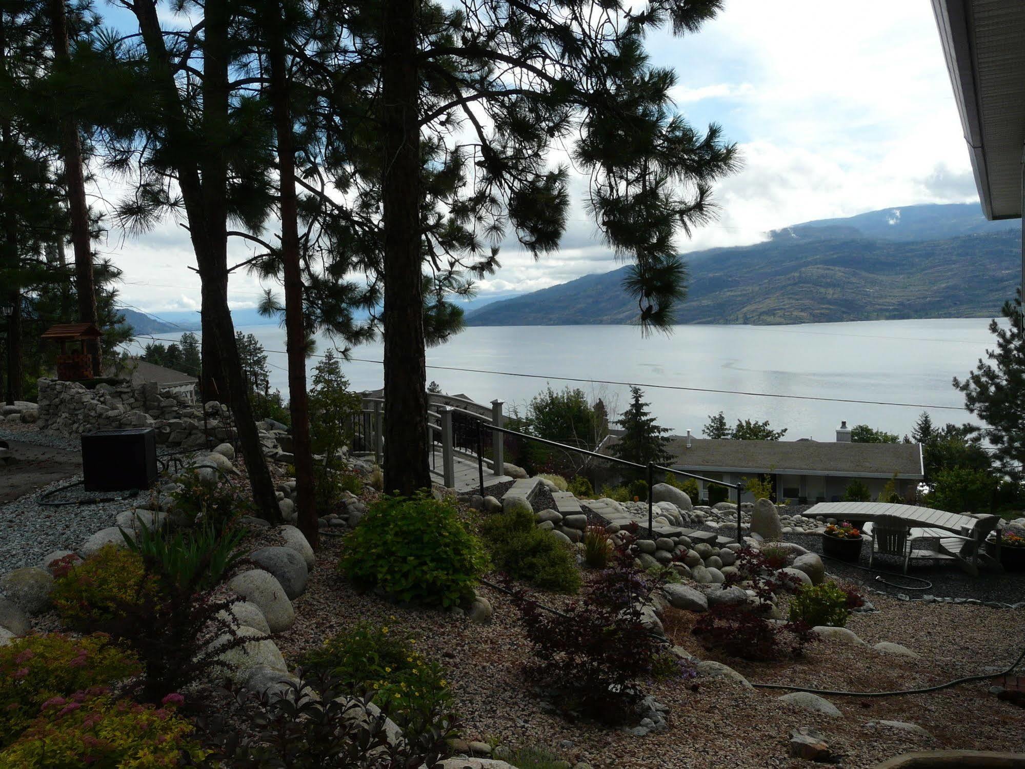 Heartstone B&B Peachland Dış mekan fotoğraf
