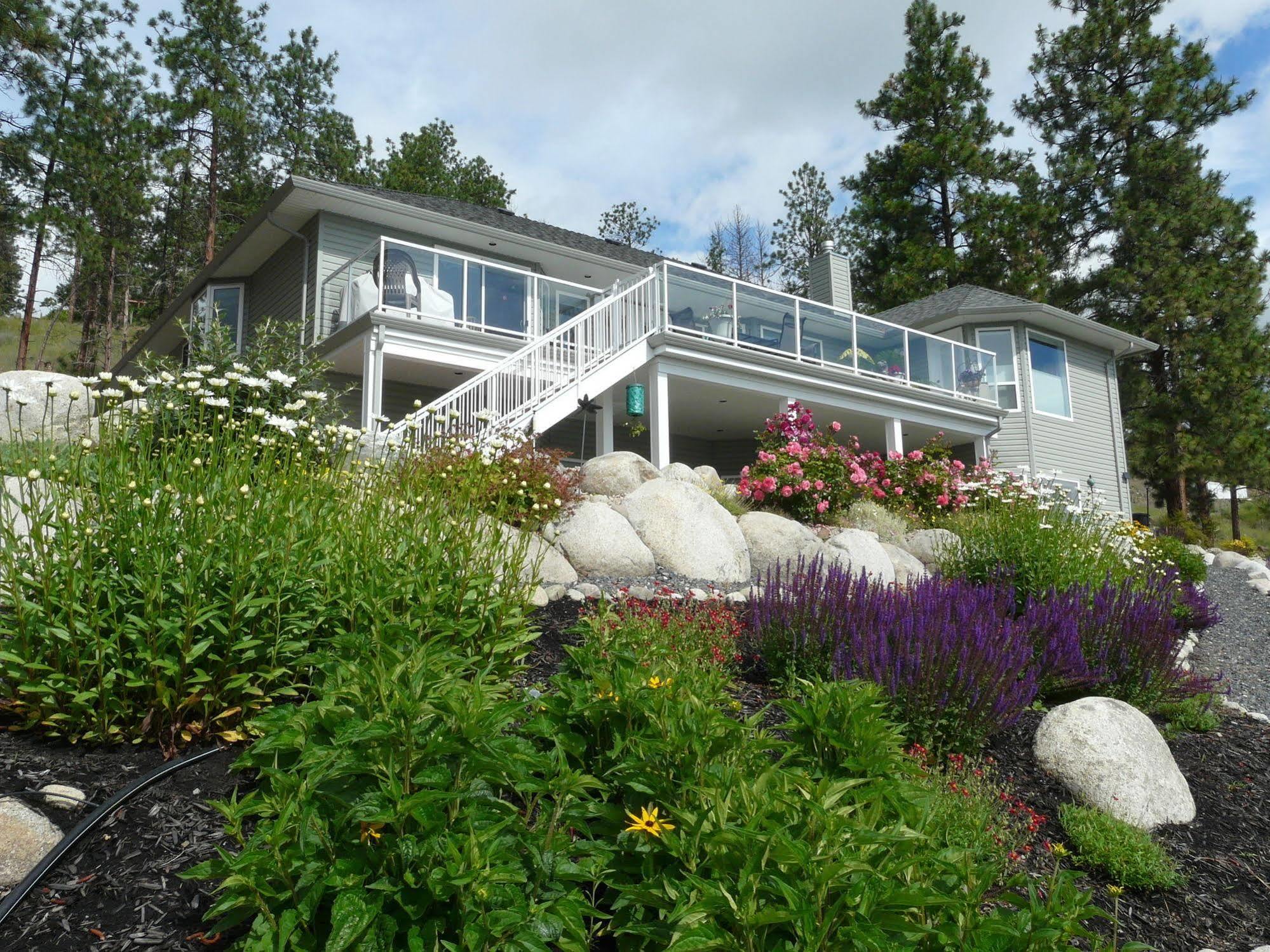 Heartstone B&B Peachland Dış mekan fotoğraf